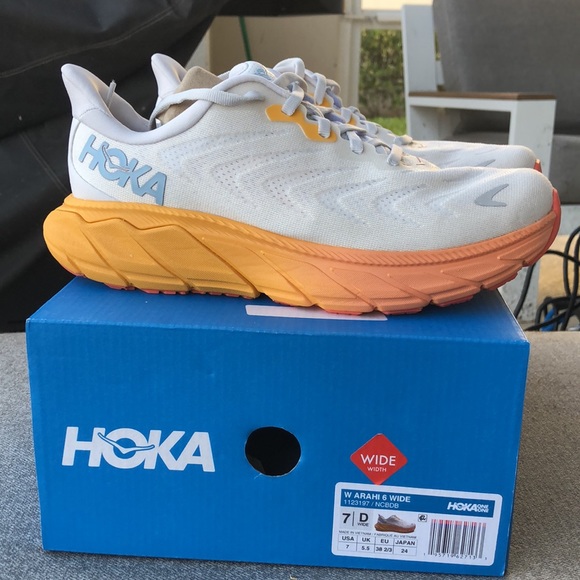 Hoka One One Shoes - Brand new in box! - HOKA Arahi 6 Running Shoes